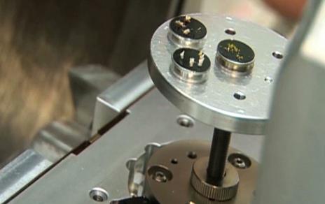 Conoce de cerca el laboratorio de Técnicas no Destructivas del MNCN Conoce de cerca el laboratorio de Técnicas no Destructivas del MNCN
